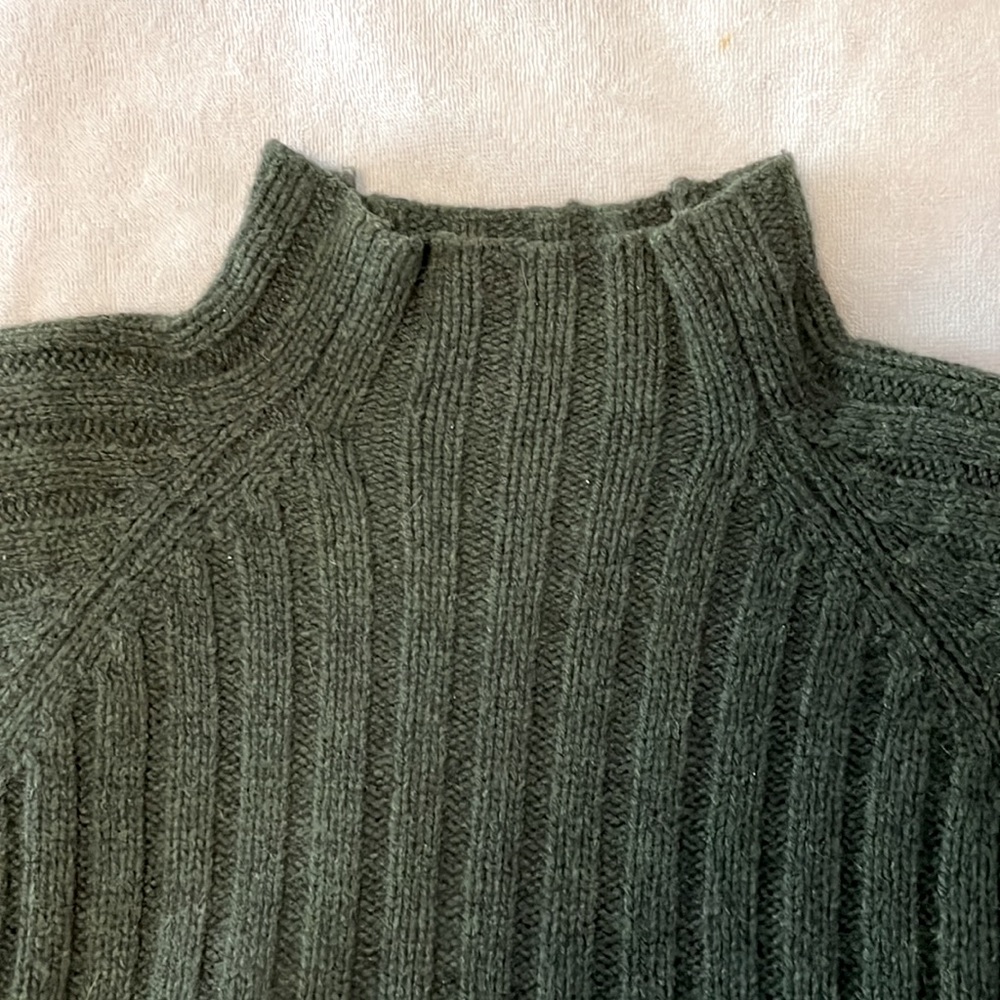 J Crew, 100% wool sweater, size S, forest green - Picture 3 of 5